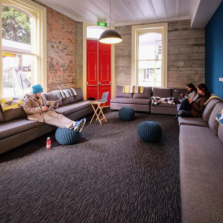 Haka House Auckland K'Road Hostel Exterior foto The common room at the University of Melbourne's Union Hall
