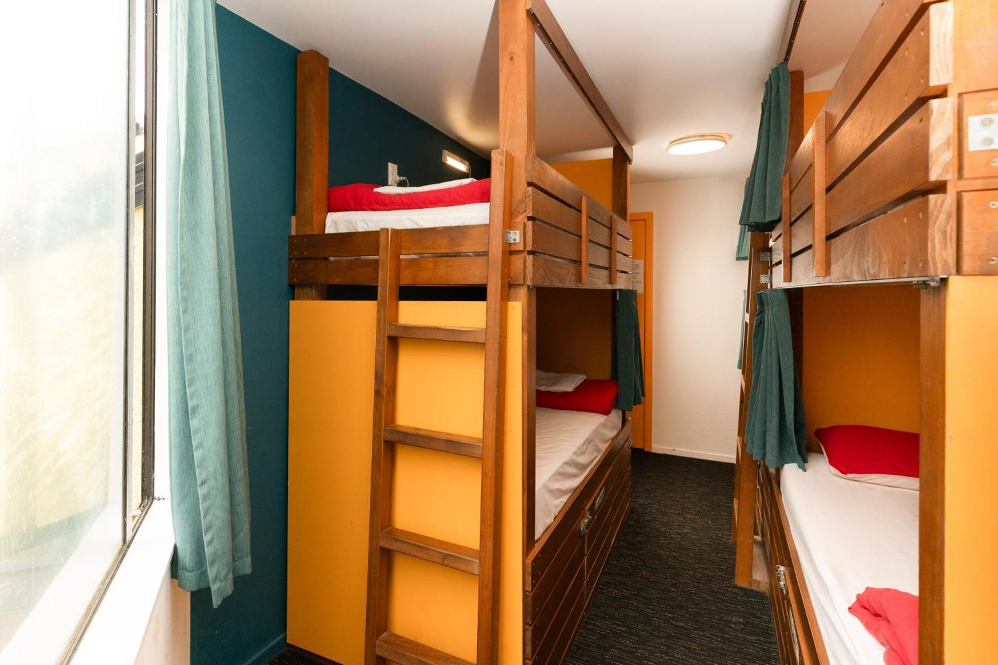 Haka House Auckland K'Road Hostel Exterior foto A typical room at a youth hostel